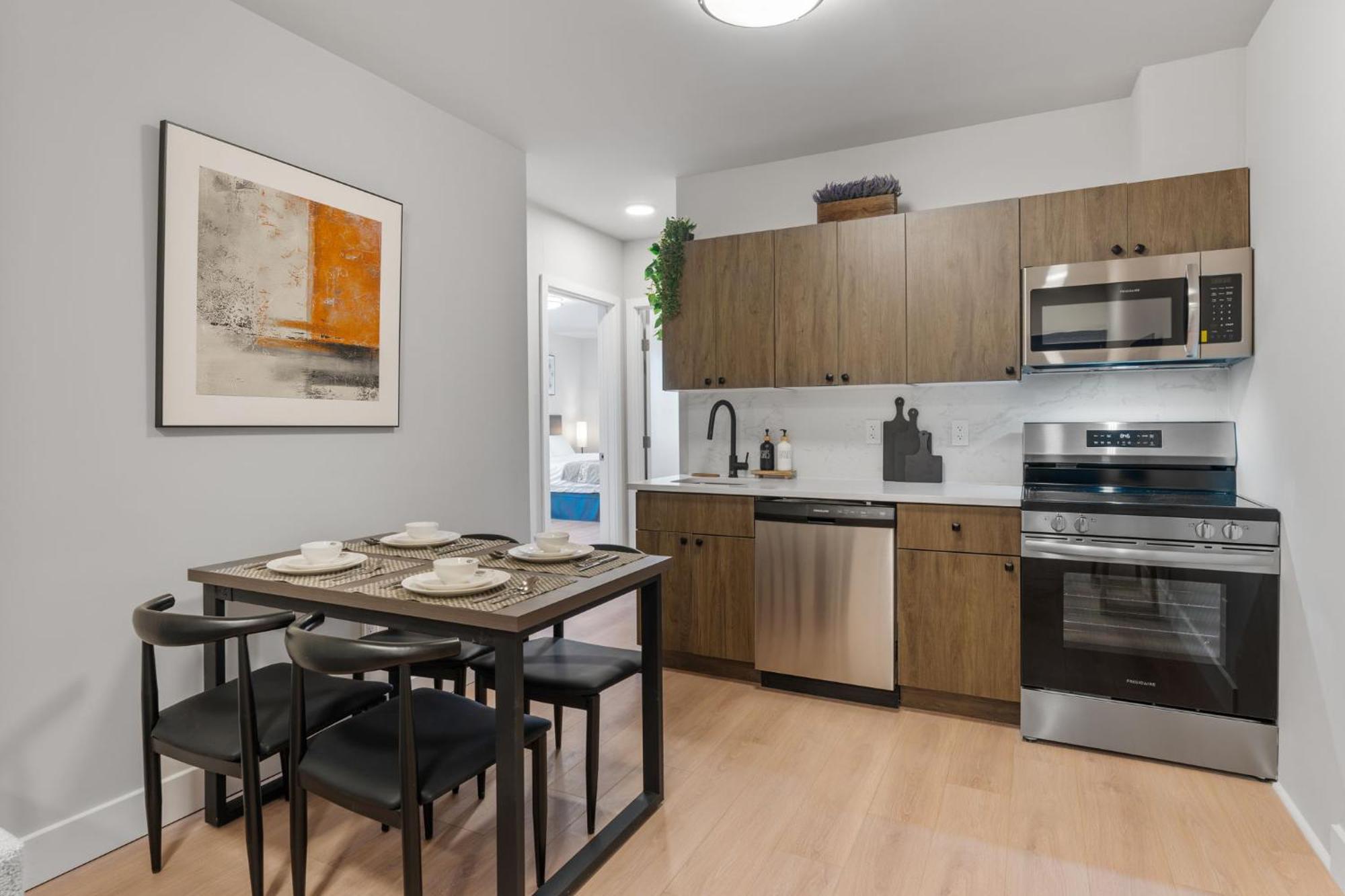Apartment 4211