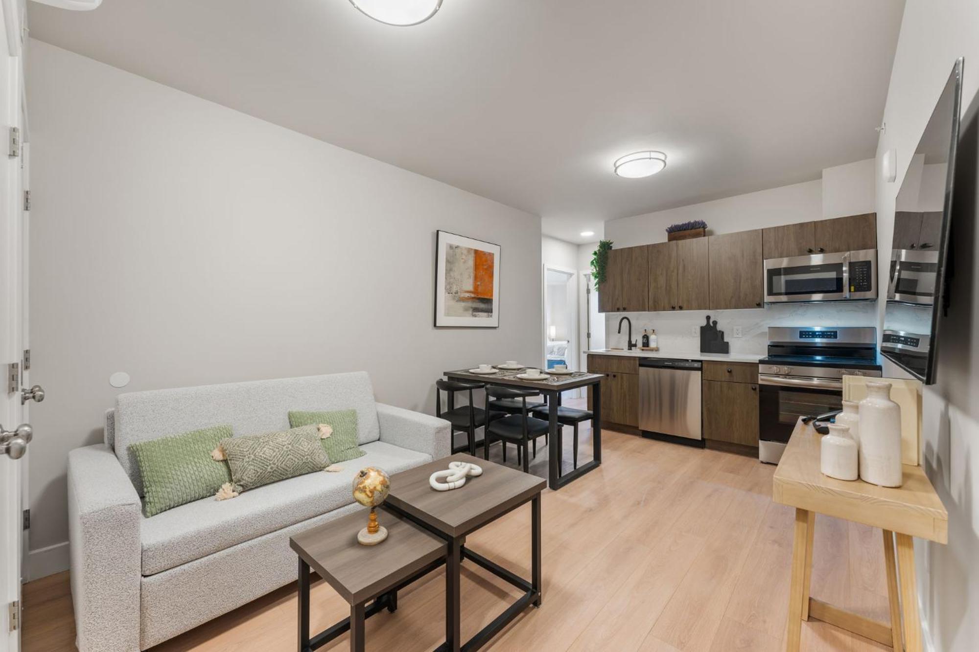 Apartment 4211